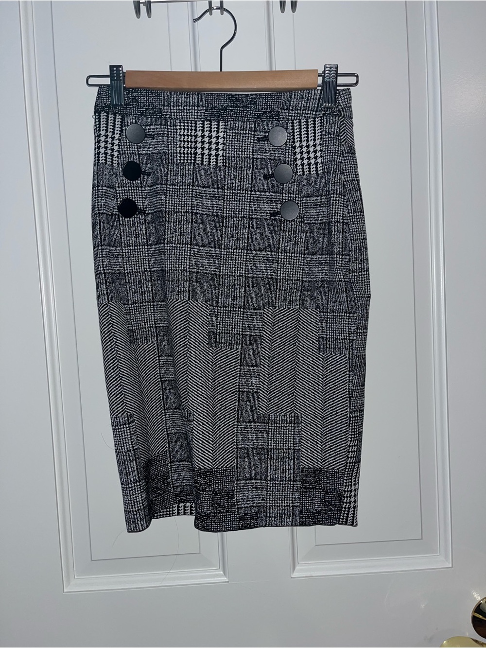Classic Black & White Houndtstooth Pencil Skirt